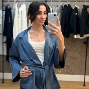 Chic Women's Blue Blazer